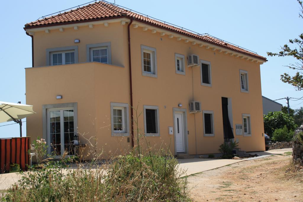 Apartments Pegla Nerezine Esterno foto